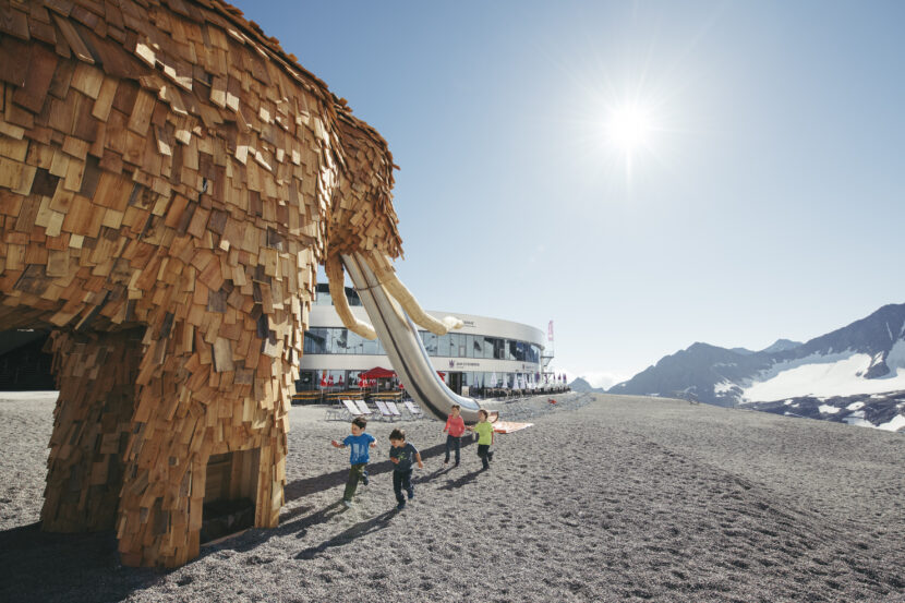 Andre Schoenherr Mammut Panorama Stubaier Gletscher 830×553